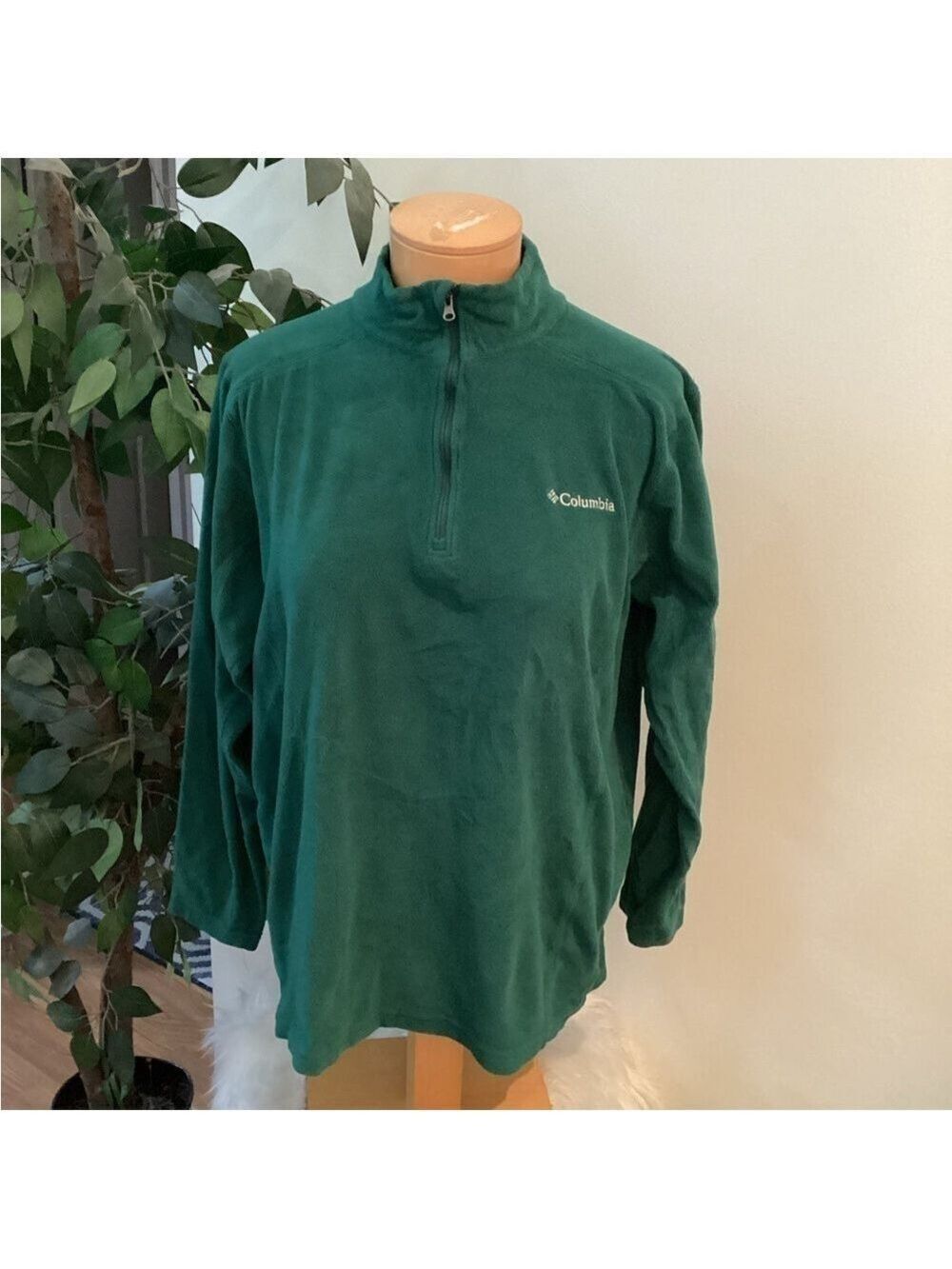 Columbia pull over quarter zip green fleece sweatshirt Woman’s Medium
